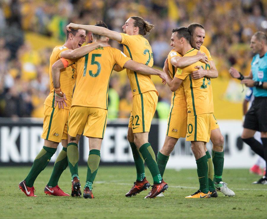 罗德里戈角球传中 阿森西奥头槌破门